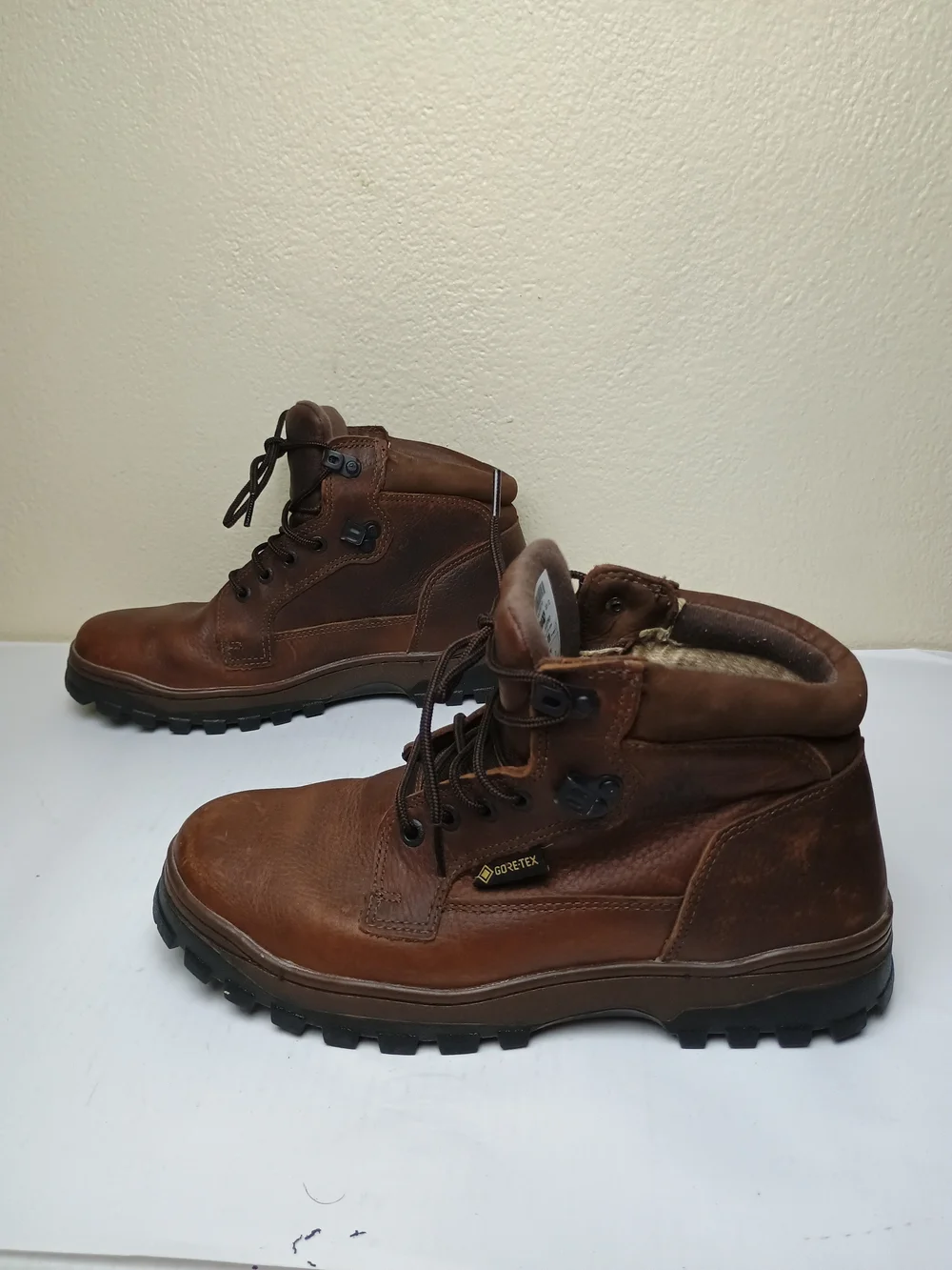 Rocky Men's 8 Brown Leather GORE-TEX Hiking Work Boots - Oil And Slip Resistant